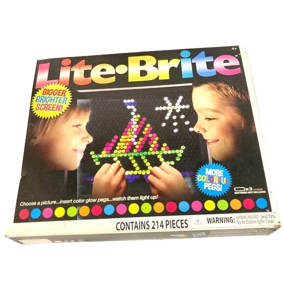 Hasbro Lite Brite Ultimate Classic Light Peg Most Childhood Toy - Picture 2 of 7